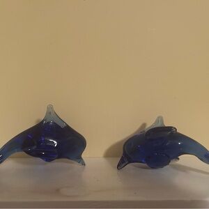 Glass dolphin set